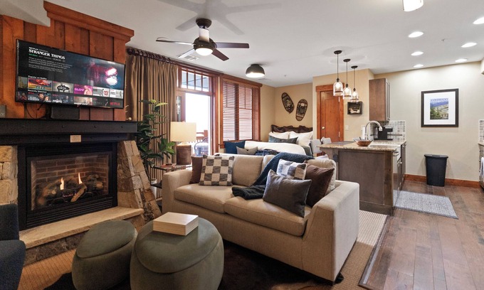 Boulder Ridge Apartment | One Ski Hill Peak 8 Luxury Ski-In/Ski-Out Studio Breckenridge
