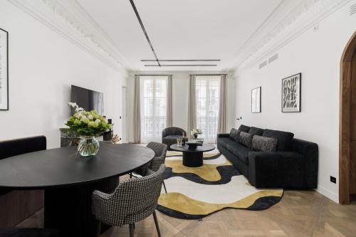 Palais-Royal Apartment | Oniri - Serviced Apartments in Louvre - Rue de Richelieu