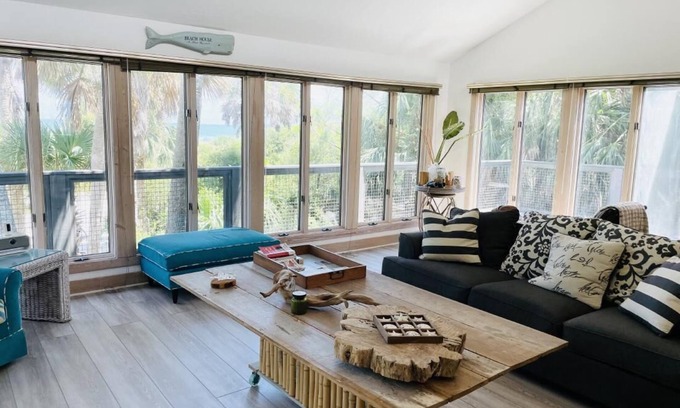 Treasure Beach Village House | ONLY 50 steps to the beach! FREE Beach cart, Chairs,bikes,kayak,paddle board