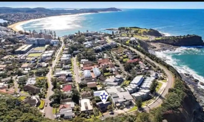 Central Coast House | Only 700m, 9 min walk to Terrigal Beach