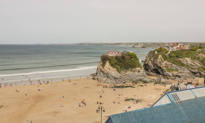 Newquay Cottage | ONSHORE 7, pet friendly, luxury holiday cottage in Newquay