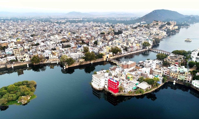 Lake Swaroop Sagar House | oolala-your lake house in the center of Udaipur(Green Room)