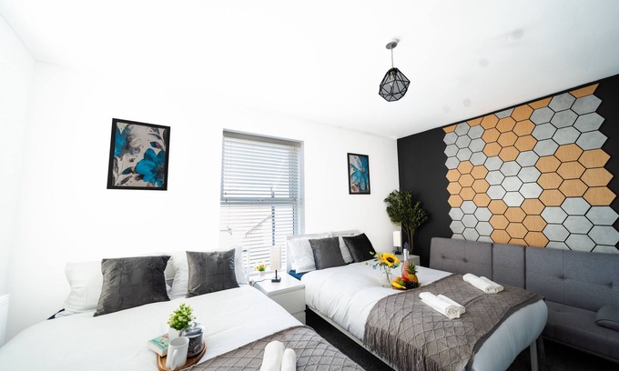Bognor Regis Apartment | Open Mind Property - Flat with 2 Double Beds