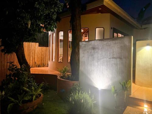 Su Thep Bed & Breakfast | Opulent Private Pool Villa in Art District