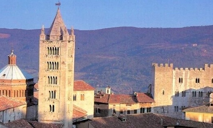 Massa Marittima Apartment | Original Tuscan holiday apartment in a quiet location with rooftop terrace