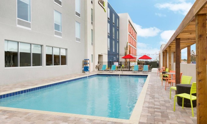 Airport North Hotel | Orlando Airport Hotel Suite | Free Breakfast + Shuttle Service | 3 Units