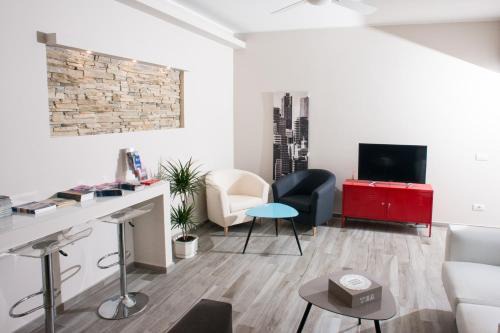 Ricorboli Apartment | Orsini Family Deluxe Apartment by Mamo Florence