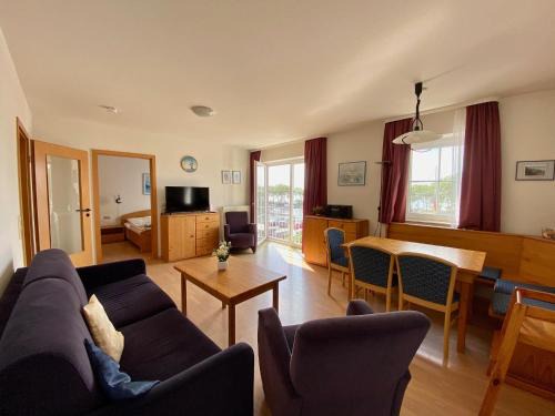 Orth Apartment | Orth B16 - toller Hafen-und Ostseeblick
