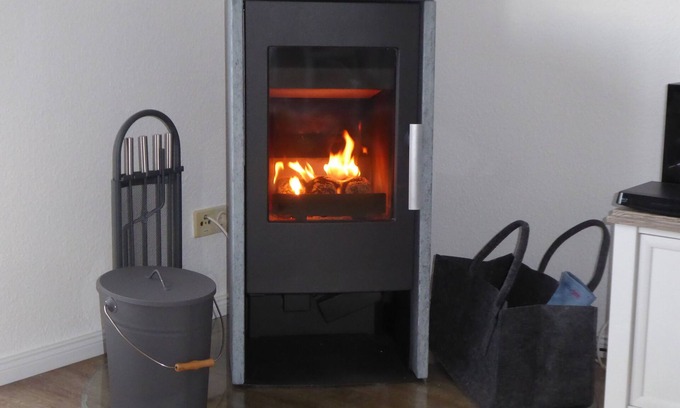 Wulfen Apartment | Ostseebrise-Fehmarn - time out by the sea, with a country-style fireplace, 400 m to the sea
