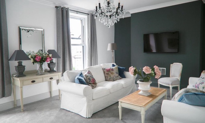 Harrogate Apartment | Oswald House deluxe 3 bedroom apartment