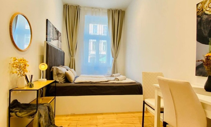 Ottakring Apartment | Ottakring Gem 4-BR Retreat/Breathtaking City Views