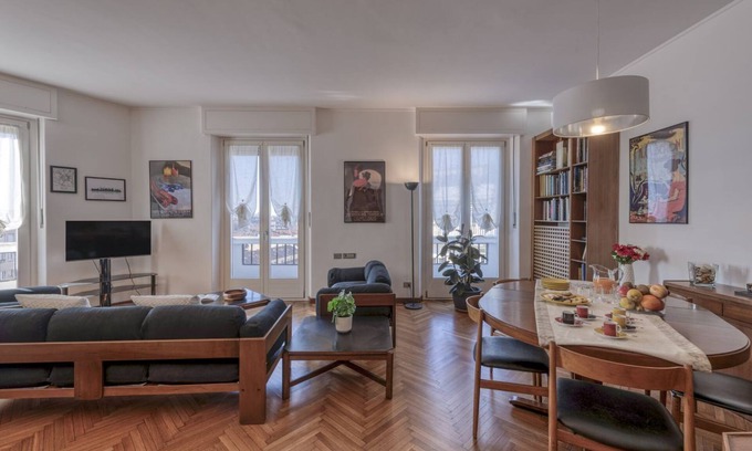 Porta Venezia Apartment | Otto Novembre, 3 – Spacious and Elegant with a View