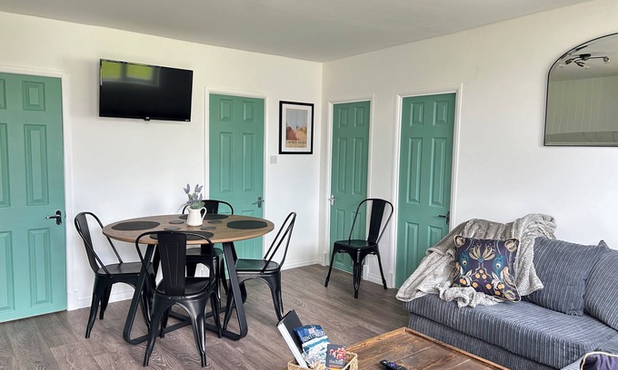 Camber Ski Chalet | Our cosy chalet is just a 5-minute stroll from the golden sands of Camber Beach.