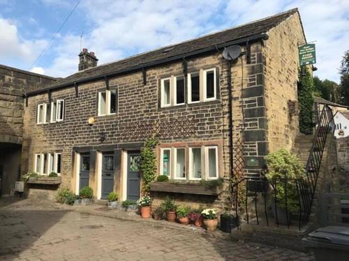 Ripponden House | Over The Bridge Guest House