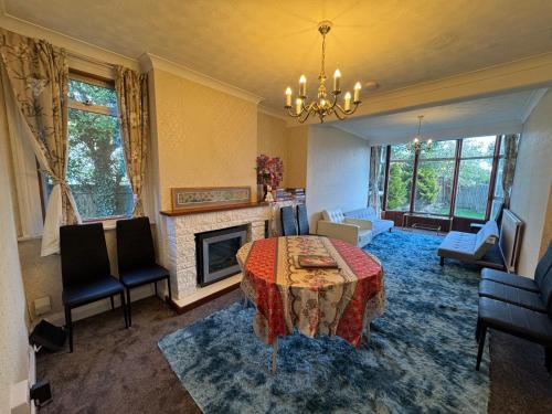 Headington Villa | Oxford Detached Villa 5 Rooms Free Parking 4km from City Center