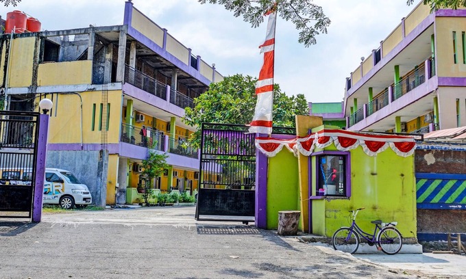Karawang Hotel | OYO 91796 Guest House Ghalta Syariah
