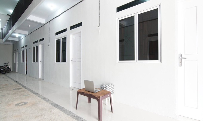 Karanganyar Hotel | OYO 93767 45 Guest House