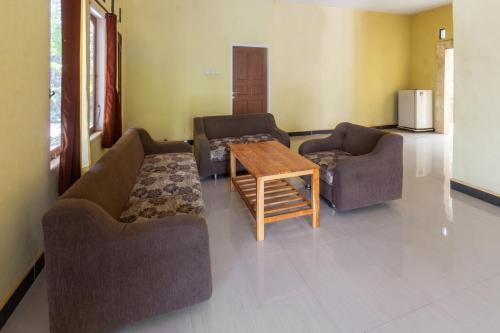 Mataram Hotel | OYO Life 93409 Anugrah House