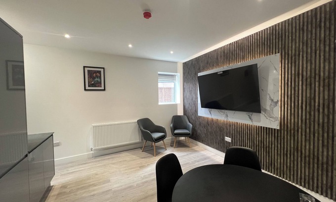 Eccles Bed & Breakfast | OYO Moorfields Villa