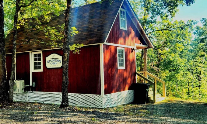 Marshall Cabin | Ozark Mountain Views! Pet-friendly Cabin w/Jacuzzi Tub on 5 Acres