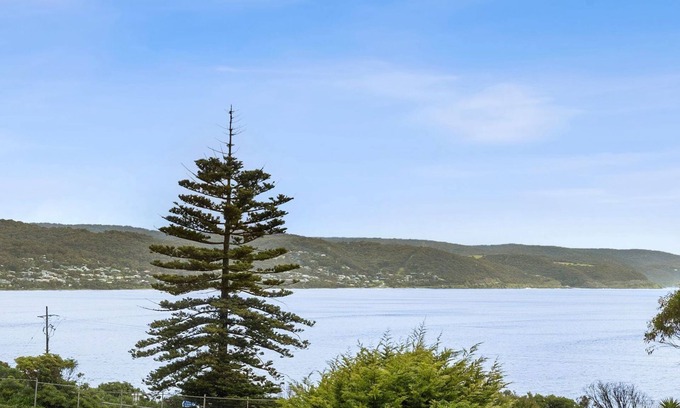 Lorne Apartment | Pacific Apartment 30 - Elegant Apartment With Stunning Ocean Views and Near Lorne Beach