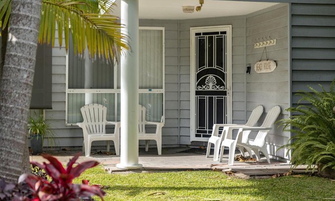 Elizabeth Beach House | Pacific Palms
