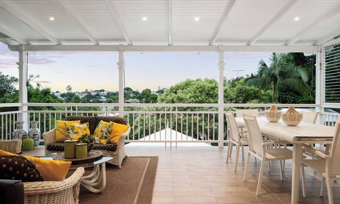 Paddington House | Paddington 3-bedroom luxury house minutes walk to the hub of Paddo Terraces