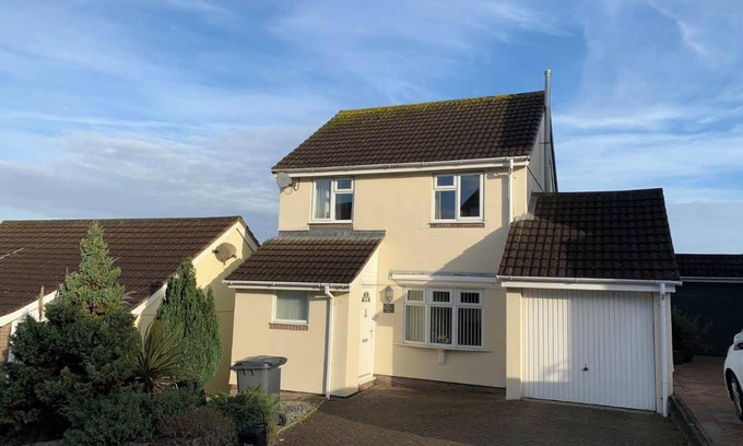 St. Michaels Cottage | Paignton View is a 3-bedroom house sleeping up to 6 guests.
