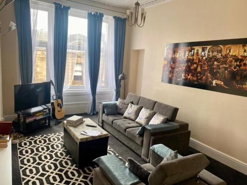 Paisley Apartment | Paisley Pad Glasgow Gateway second floor flat