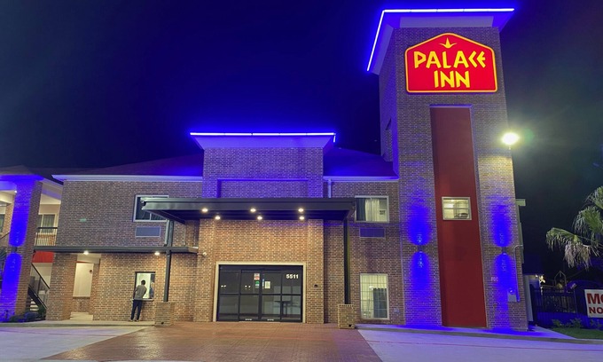 Iowa Colony Hotel | Palace Inn-Arcola