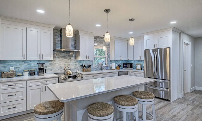Jacksonville Beach House | Palm Breeze: Beach, Bikes, Game Room, Firepit!