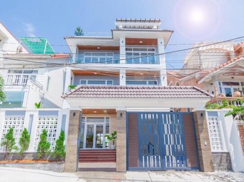 Vung Tau Villa | Palm Villa 43 Sea View in VungTau 6Bed, Bida, Pool, Karaoke