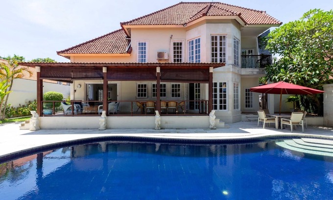 Sanur Villa | Palm Villa - Beachside Sanur