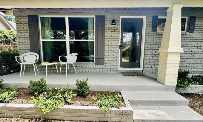 Clarksville Cottage | Palma Plaza Unit C