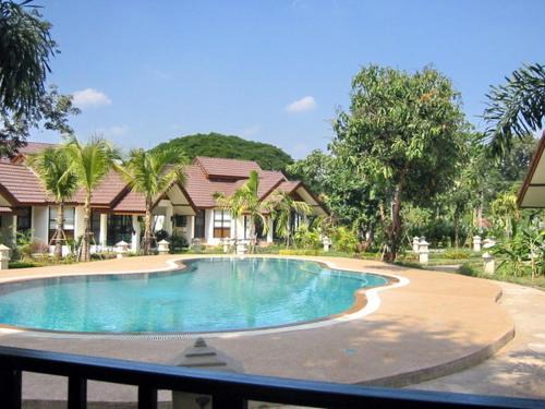 Nakhon Ratchasima Resort | Pangrujee Resort