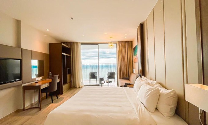 Tran Phu Beach Apartment | Panorama Apartment With Blue Ocean