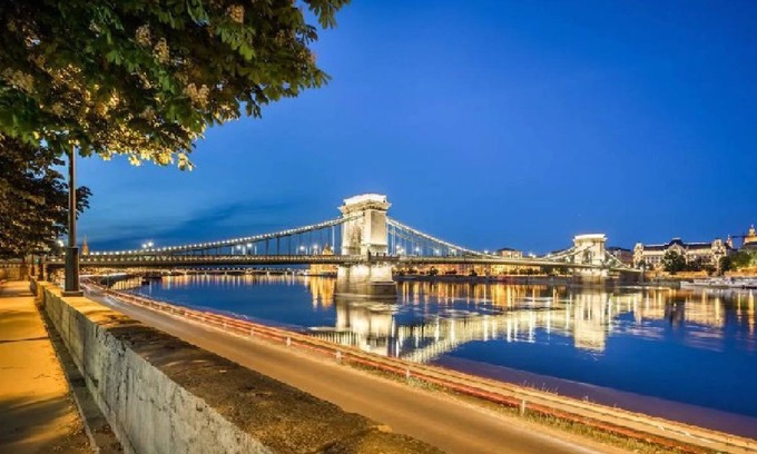 Budavar Apartment | Panoramic Apartent near Change Bridge