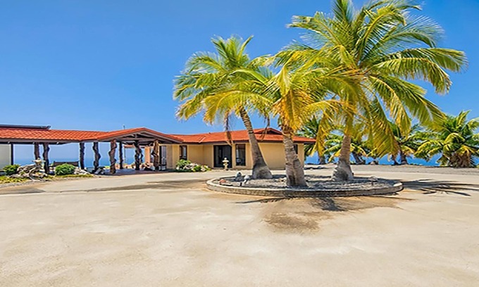 Kamuela Bed & Breakfast | Panoramic Ocean View B&B on Kohala Coast-Holiday/Winter/Summer Rate 285.