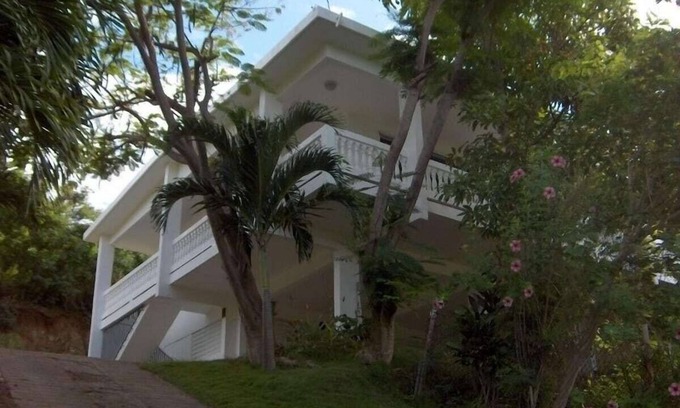 Isabel II House | Panoramic Ocean Views and Tropical Breezes