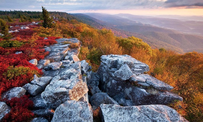 Seneca Rocks Cottage | Panoramic Paradise Cottage - Stunning View of Seneca Rocks from Porch