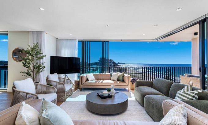 Palm Beach Apartment | Panoramic Penthouse Views