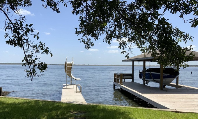 Franklin House | Panoramic View & Access of Lake Limestone Central Texas #RLakeEscape4U
