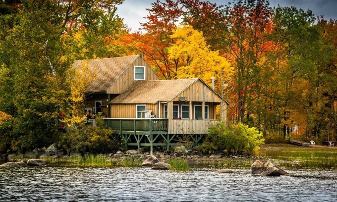 Roxbury Cottage | Panoramic Water and Mountains Views with Nature appearing daily. Relax on