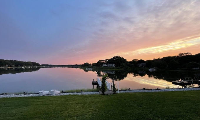 Southold House | Panoramic Water Views, Plunge Pool, Hot Tub, Fire Pit & Walk to Beach