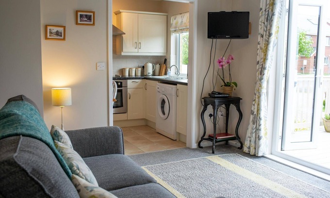 Aberaeron Apartment | Pant y Celyn Studio Apartment, Aberaeron