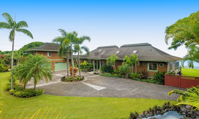 Honaunau-Napoopoo House | Paradise at Bay View Farms w/Private Infinity Pool, Hot Tub & Incredible Views