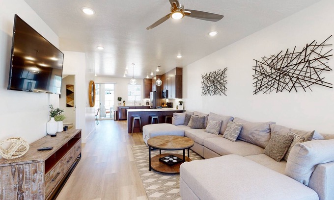 St. George House | Paradise At The Lofts #40