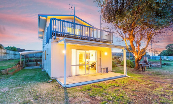 Waikawa Beach House | Paradise in Waikawa Beach - Family and pet friendly - Home away from Home