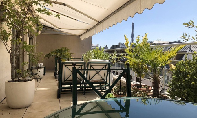 Chaillot Apartment | Paris 16 Luxe apt Trocadéro Terrace 2 rooms 2 bathrooms clim Eiffel tower view. classified