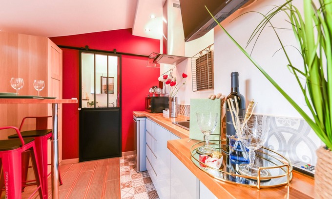 Pantin Apartment | Paris-zénith- Bienvenue-terrasse-netflix